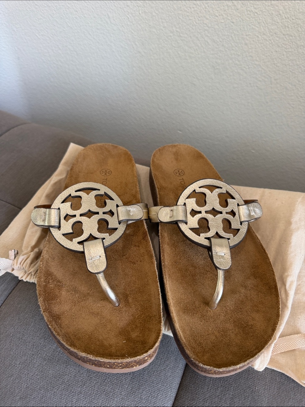 Tory Burch Metallic Gold Logo Thong Sandals with Brown Cork Footbed - Picture 2 of 5
